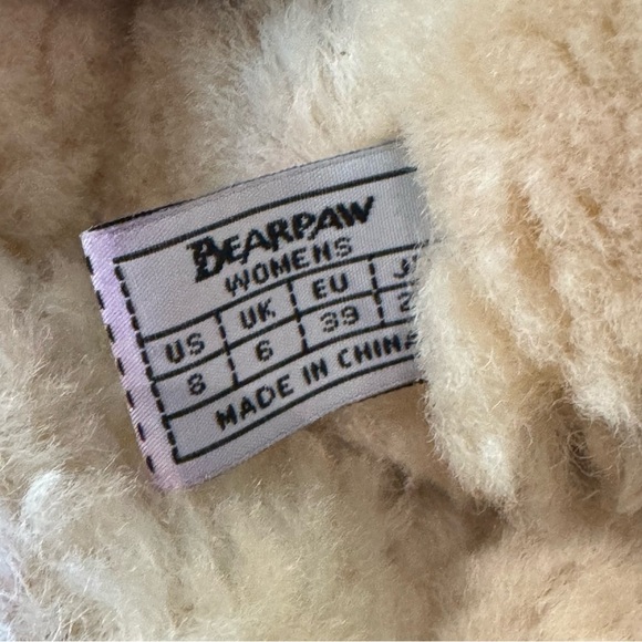 Bearpaw Eva Short Plum Boots Women’s Size 8 - Picture 6 of 6